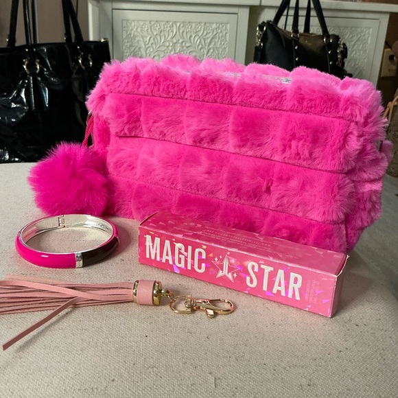 Pink Furry Clutch with Accessories - Picture 1 of 2